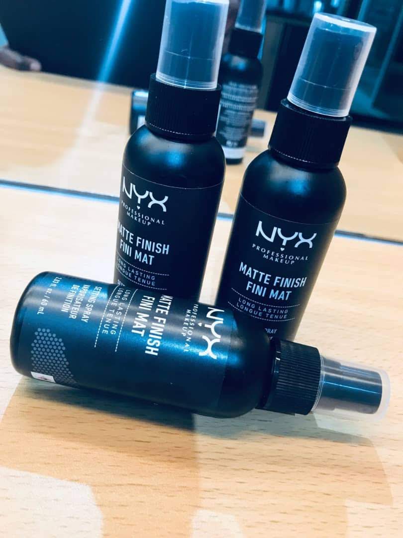 Nyx professional  Makeup Setting Spray - Matte Finish, Long-Lasting Face Mist for up to 16HR